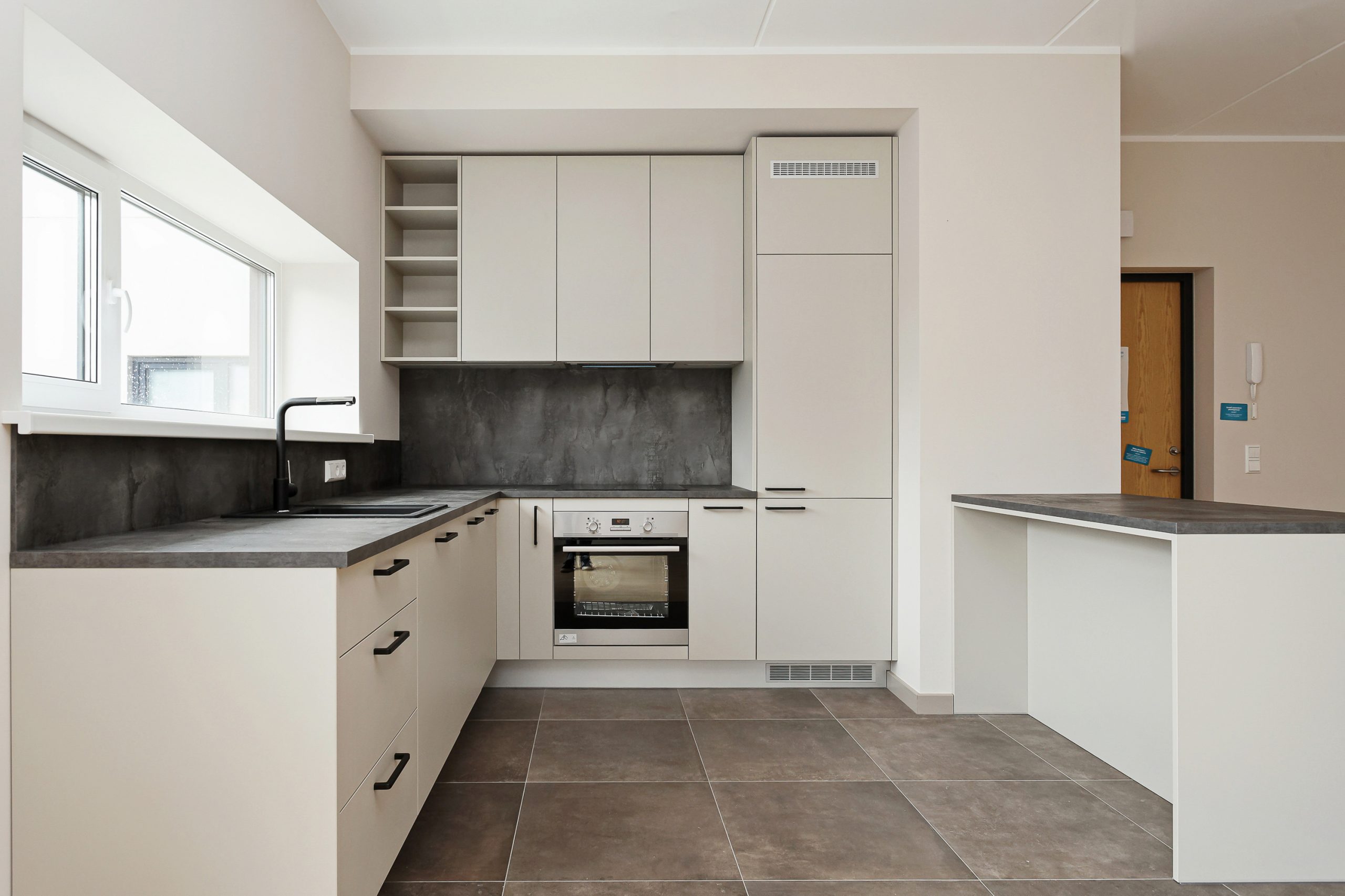 Kitchen in the new Merks project in light colours